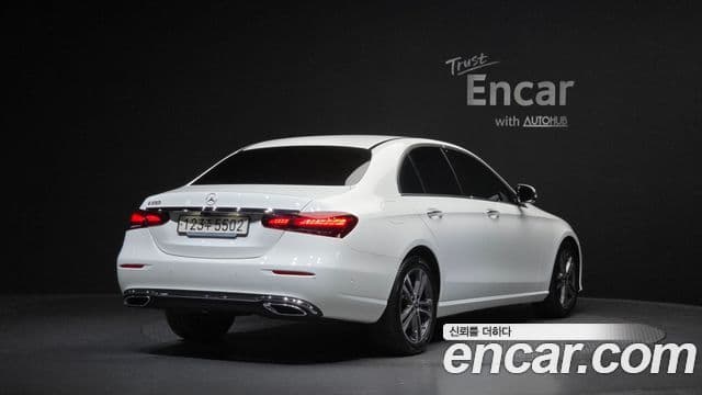 Mercedes-Benz E-Class 2023 — Фото 2/20