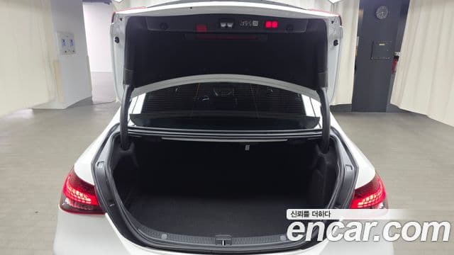 Mercedes-Benz E-Class 2023 — Фото 20/20
