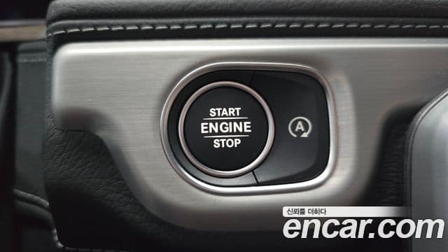 Mercedes-Benz G-Class 2025 — Photo 5/34