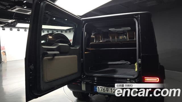 Mercedes-Benz G-Class 2025 — Photo 19/34