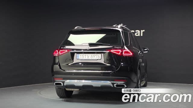 Mercedes-Benz GLE-Class 2020 — ფოტო 4/20
