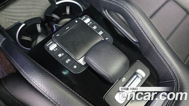 Mercedes-Benz GLE-Class 2020 — ფოტო 16/20