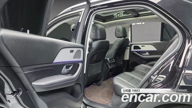 Mercedes-Benz GLE-Class 2020 — ფოტო 17/20