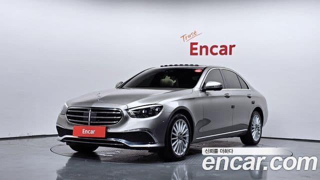 Mercedes-Benz E-Class 2023 — ფოტო 1/20