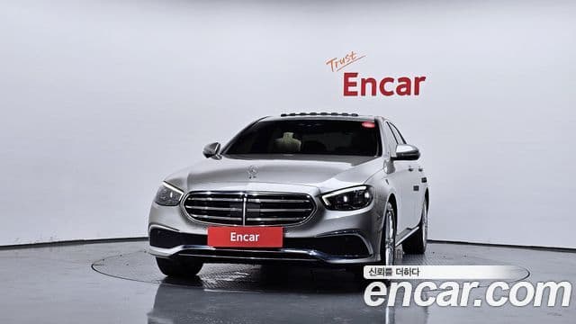 Mercedes-Benz E-Class 2023 — ფოტო 3/20