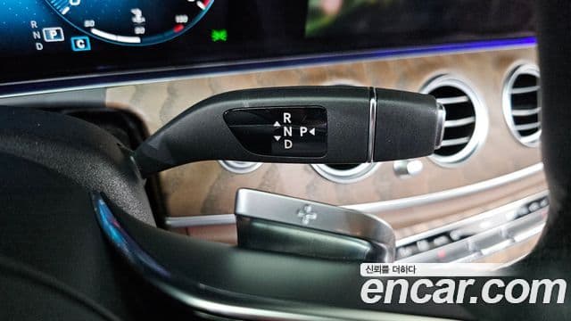 Mercedes-Benz E-Class 2023 — Şəkil 9/20