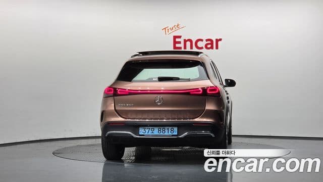 Mercedes-Benz EQA 2022 — ფოტო 28/33