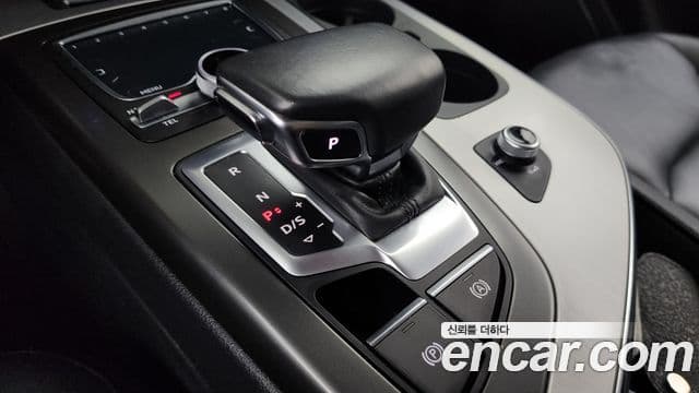 Audi Q7 2019 — Şəkil 9/20