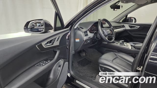Audi Q7 2019 — Şəkil 10/20