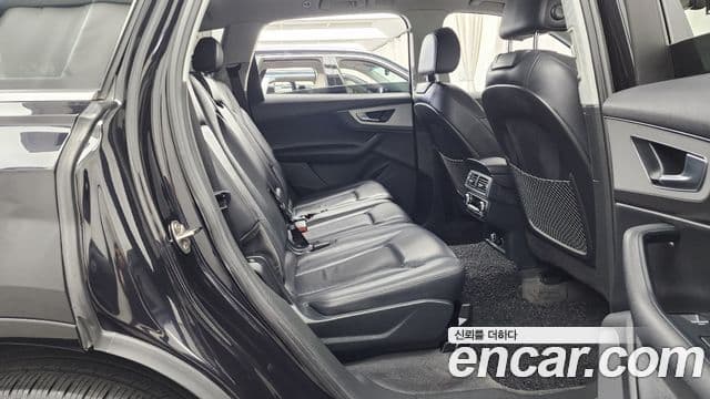 Audi Q7 2019 — Şəkil 12/20