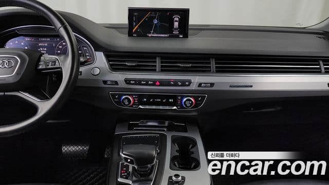 Audi Q7 2019 — Şəkil 14/20