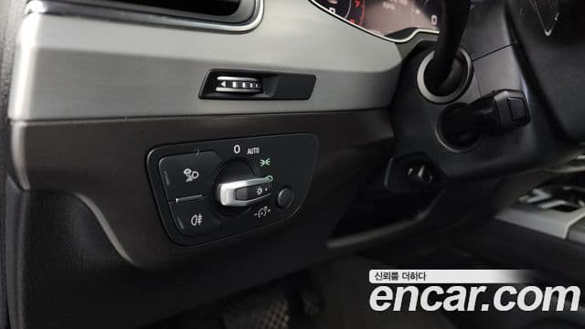 Audi Q7 2019 — Şəkil 16/20