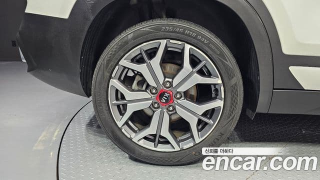 Kia Seltos 2021 — ფოტო 4/20