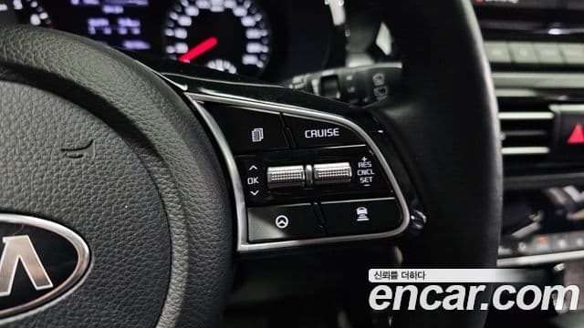 Kia Seltos 2021 — ფოტო 15/20