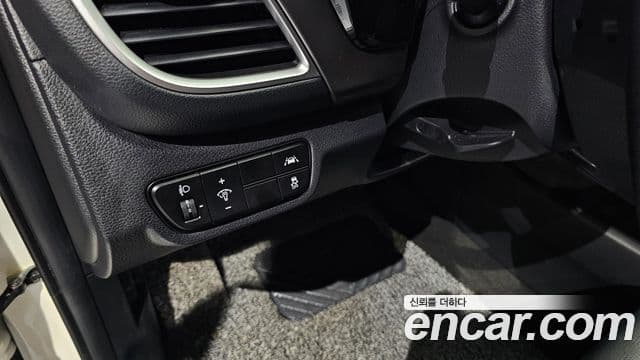 Kia Seltos 2021 — ფოტო 18/20
