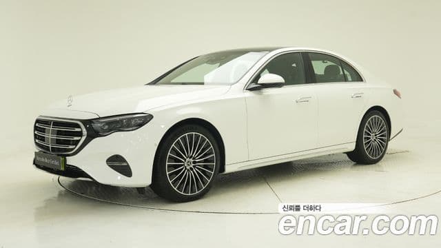 Mercedes-Benz E-Class 2025 — ფოტო 10/18