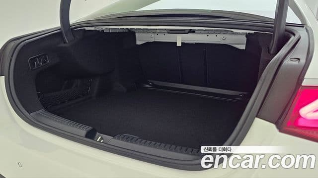 Mercedes-Benz E-Class 2025 — ფოტო 11/18