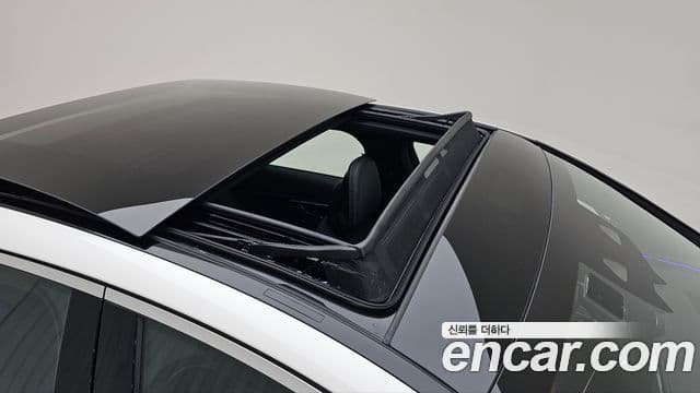 Mercedes-Benz E-Class 2025 — фото 12 из 18