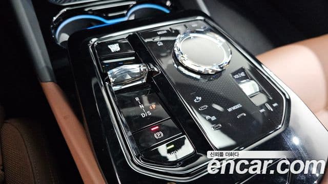 BMW 5 Series 2025 — фото 9 из 20