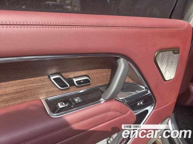 Land Rover Range Rover 2023 — Фото 13/20