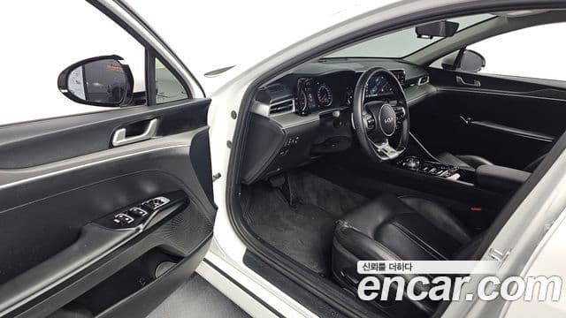 Kia K5 2023 — ფოტო 11/20