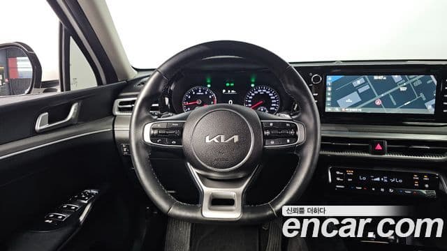 Kia K5 2023 — ფოტო 12/20
