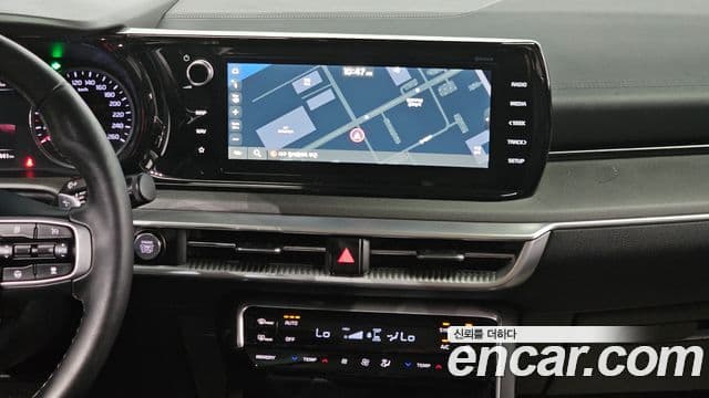 Kia K5 2023 — ფოტო 13/20