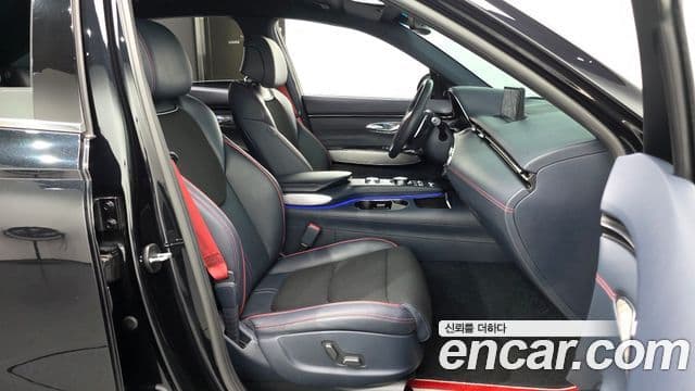 Genesis GV70 2021 — ფოტო 15/34