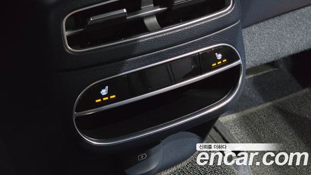 Genesis GV70 2021 — ფოტო 7/34