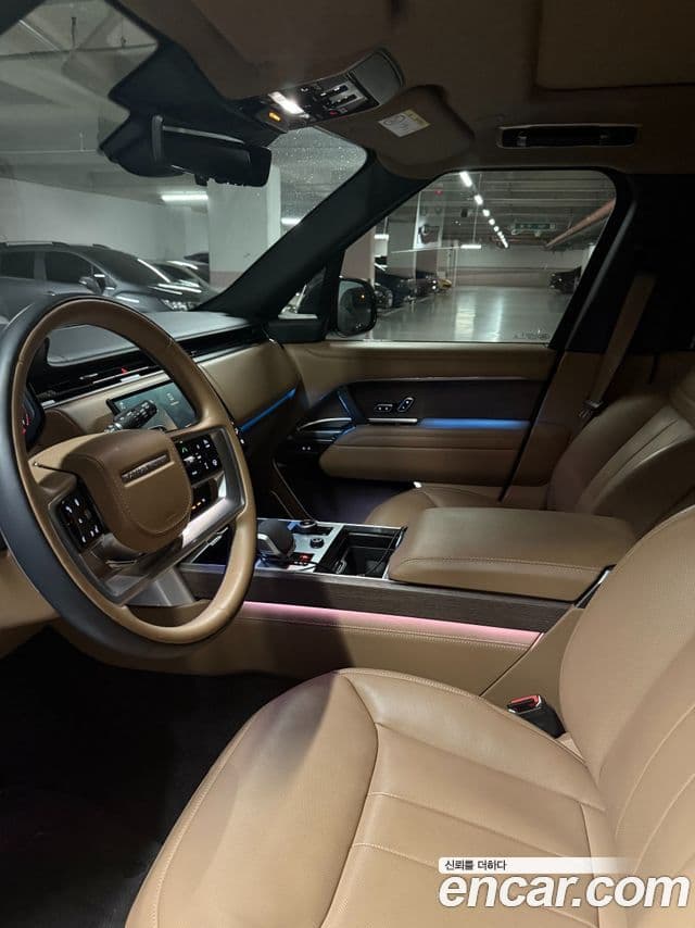 Land Rover Range Rover 2023 — ფოტო 4/8