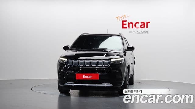 Jeep Compass 2022 — ფოტო 17/20