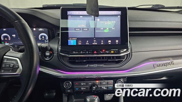 Jeep Compass 2022 — ფოტო 14/20