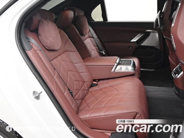 BMW 7 Series 2025 — Şəkil 11/20