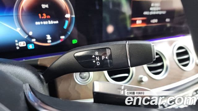 Mercedes-Benz E-Class 2021 — фото 9 из 20
