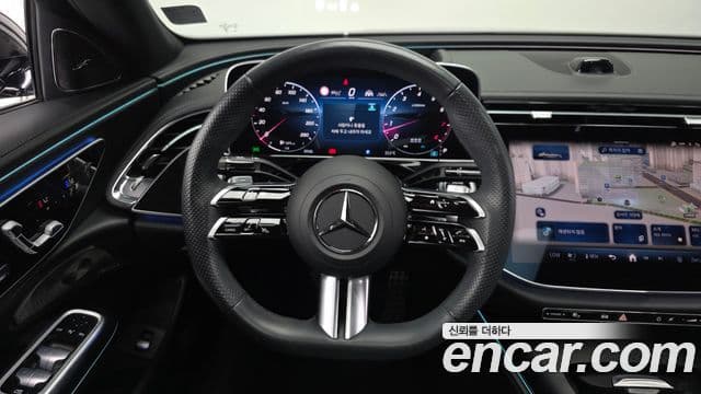 Mercedes-Benz E-Class 2024 — ფოტო 14/20