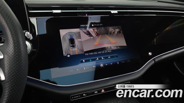 Mercedes-Benz E-Class 2024 — ფოტო 16/20