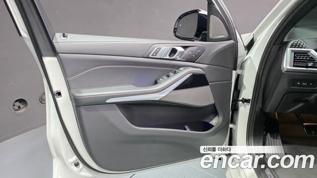 BMW X5 2025 — Photo 22/33