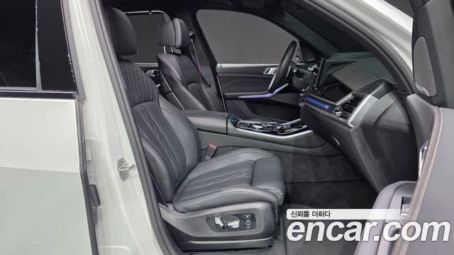 BMW X5 2025 — Photo 16/33