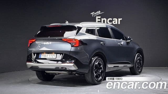 Kia Sportage 2024 — Фото 2/20