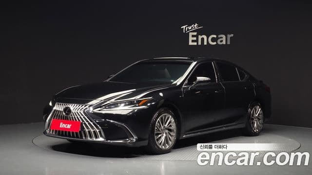 Lexus ES300h 2025 — Фото 1/20