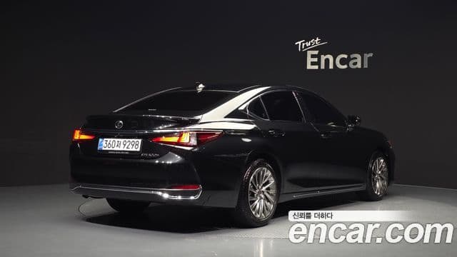 Lexus ES300h 2025 — Фото 2/20