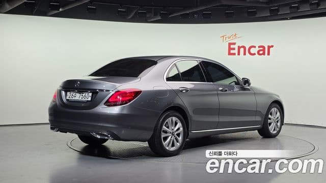 Mercedes-Benz C-Class 2019 — Фото 2/20