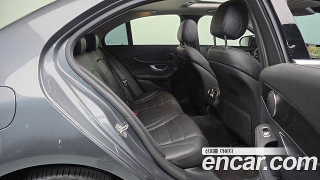 Mercedes-Benz C-Class 2019 — Фото 11/20