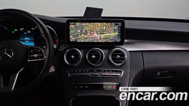 Mercedes-Benz C-Class 2019 — Фото 12/20