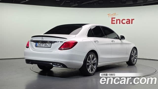 Mercedes-Benz C-Class 2018 — Şəkil 2/20