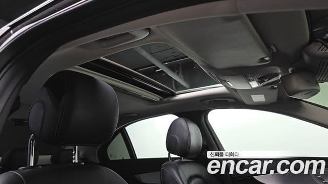 Mercedes-Benz C-Class 2018 — Şəkil 15/20