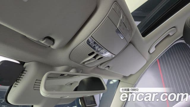 Mercedes-Benz C-Class 2018 — Şəkil 19/20