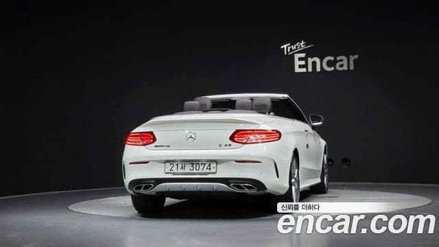 Mercedes-Benz C-Class 2018 — ფოტო 4/20
