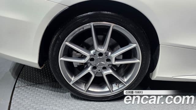 Mercedes-Benz C-Class 2018 — ფოტო 5/20