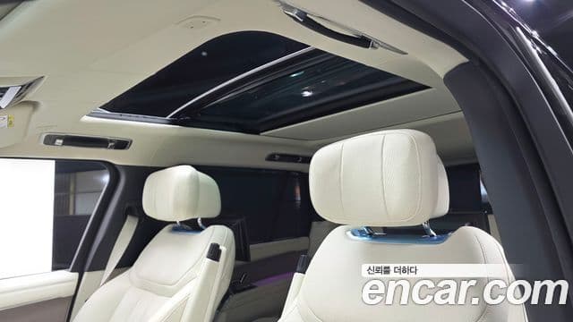 Land Rover Range Rover 2025 — Фото 18/20